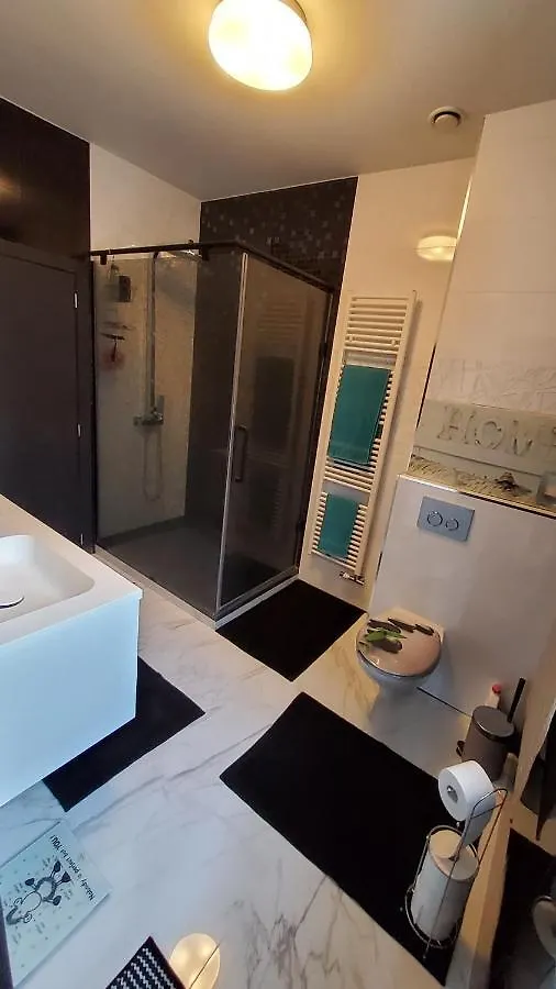 Chambre Deluxe Au 2Eme Etage, Chambre Double Au 4Eme Etage Not A Hotel Brussels 0*,  Belgium