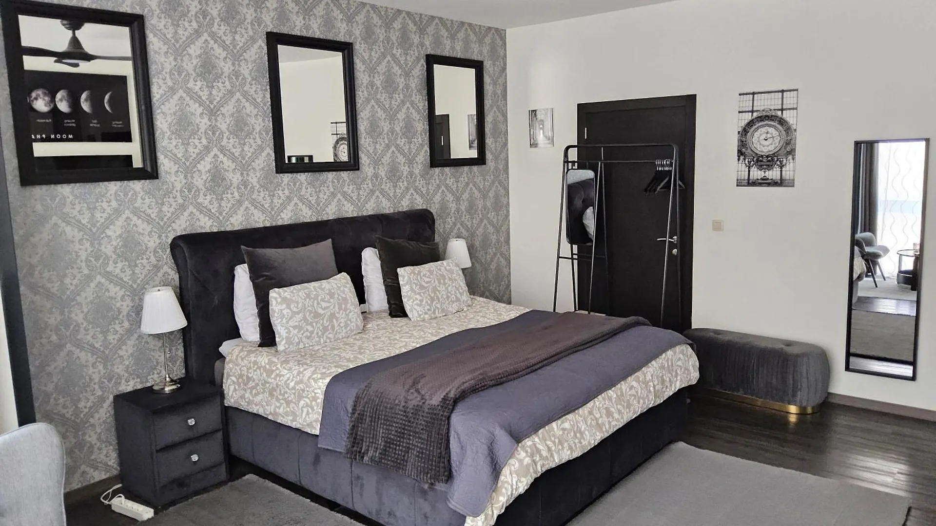 Chambre Deluxe Au 2Eme Etage, Chambre Double Au 4Eme Etage Not A Hotel Brussels