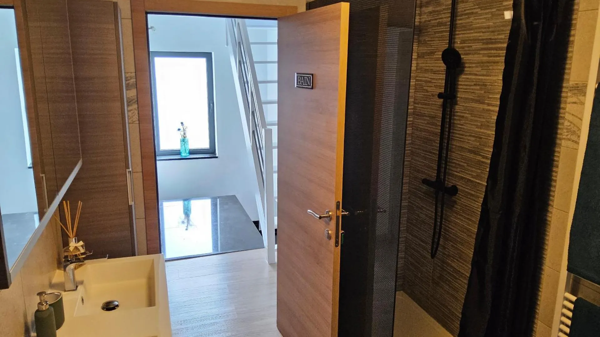 Chambre Deluxe Au 2Eme Etage, Chambre Double Au 4Eme Etage Not A Hotel Brussels 0*,  Belgium