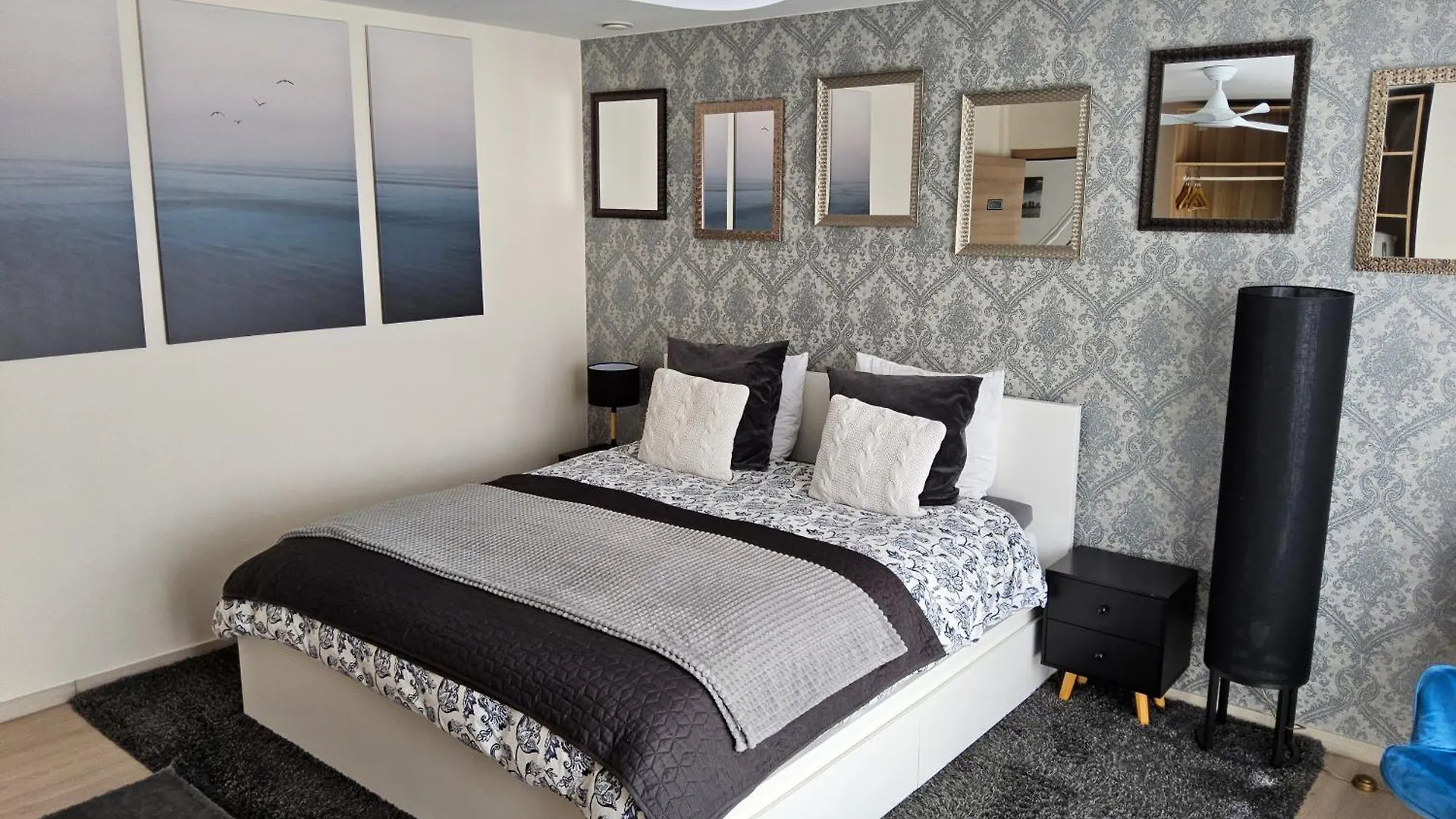 Chambre Deluxe Au 2Eme Etage, Chambre Double Au 4Eme Etage Not A Hotel Brussels Homestay